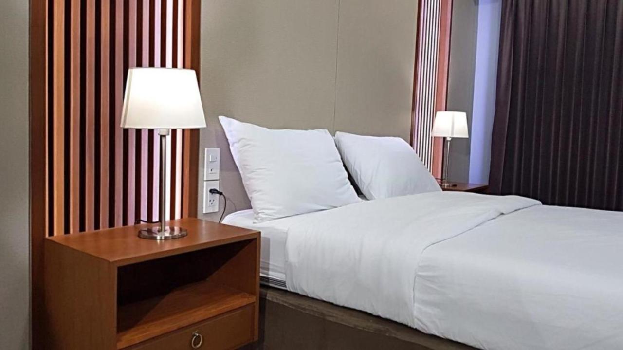 Room58 Bangkok Exteriör bild