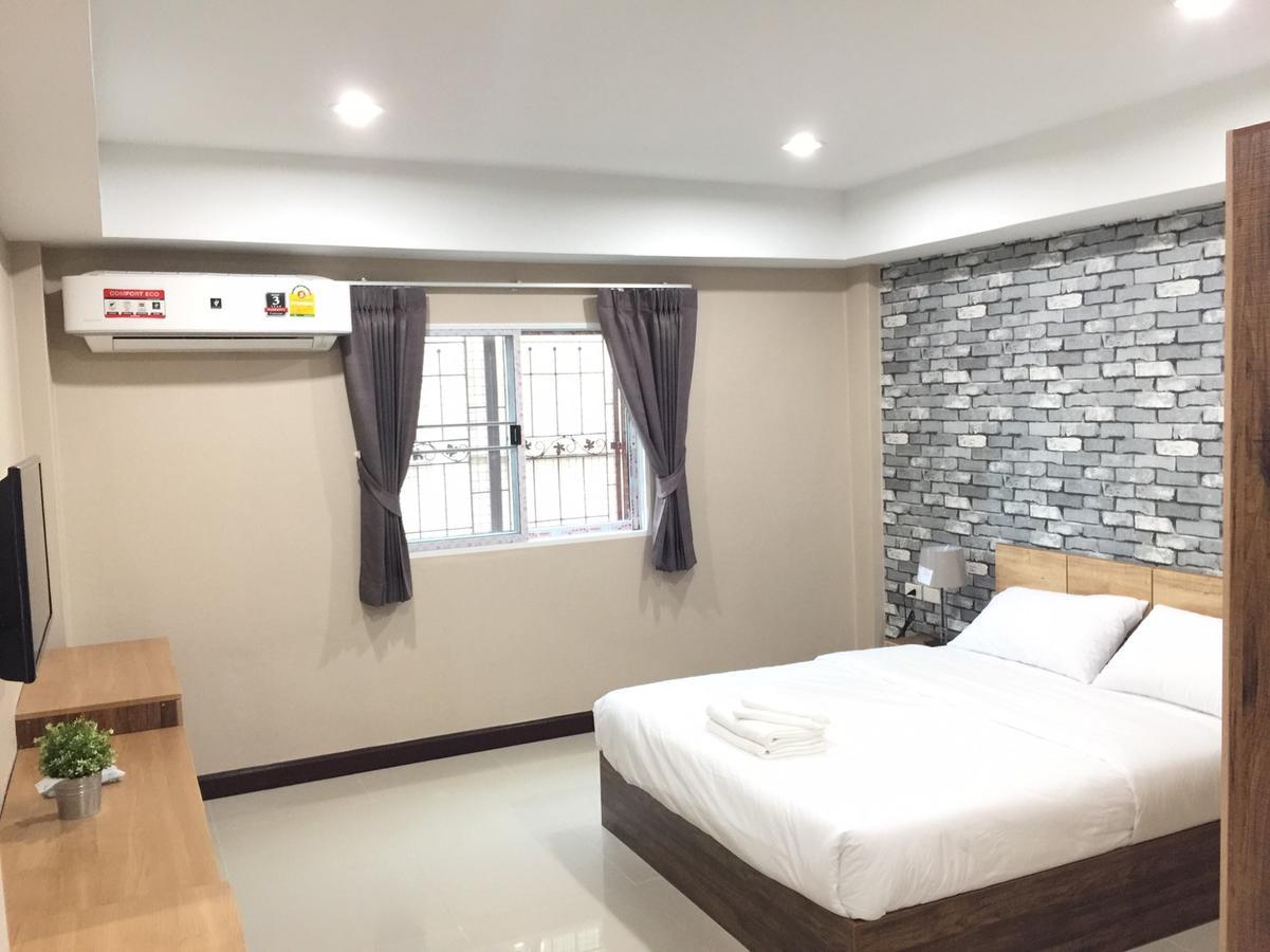 Room58 Bangkok Exteriör bild