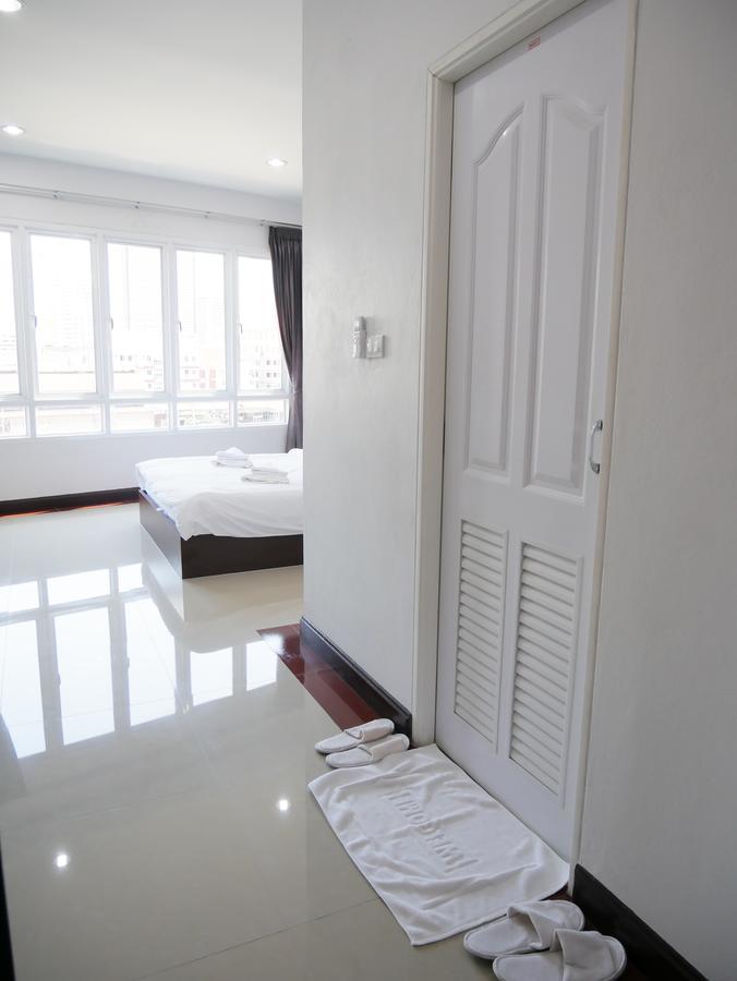 Room58 Bangkok Exteriör bild