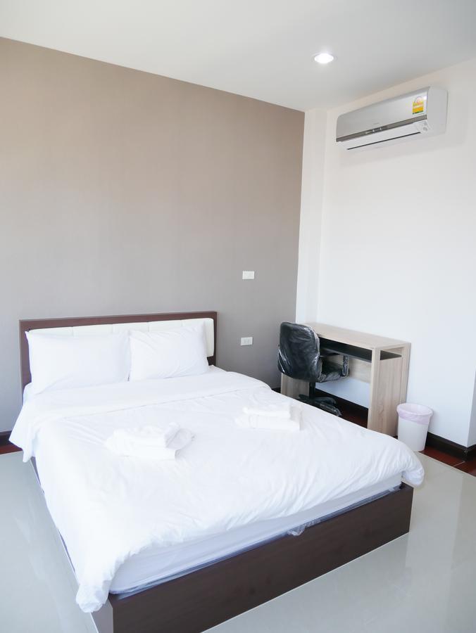 Room58 Bangkok Exteriör bild